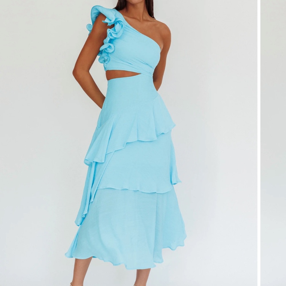 Selfie Leslie Deanna One-Shoulder Tiered Maxi Dress Blue